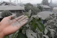 Menyingkap Rahasia Kimia di Balik Ancaman Abu Vulkanik