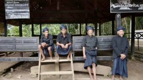 Tolak Modernisasi, Ini 5 Suku yang Tetap Ramah Lingkungan di Indonesia