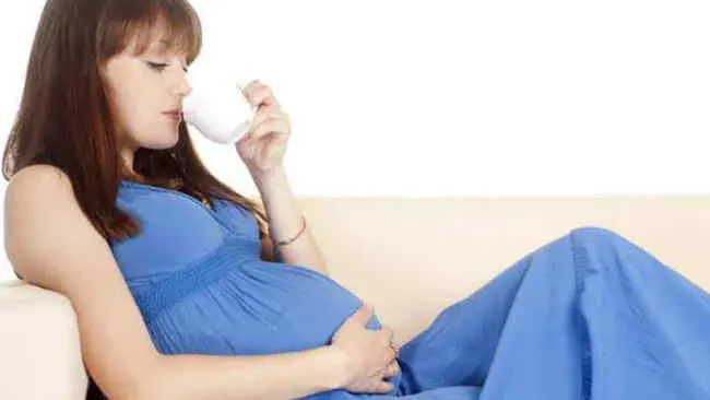 Amankah Bagi Wanita Hamil Minum Kopi?