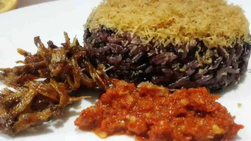 Perihal Songkolo, Kuliner Merakyat Sulsel dan Manfaat Beras Ketan bagi Tubuh
