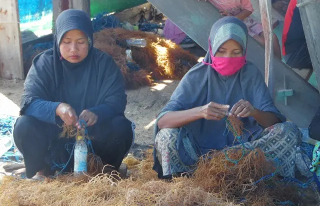 Rumput Laut dari Tangan Ibu-ibu Pulau Sembilan