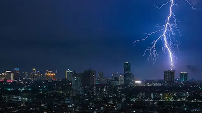 Bagaimana Bisa Polusi Udara Memicu Badai petir yang Lebih Intens dan Berbahaya?